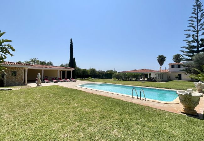 Villa em Quarteira - Laranjal by Check-in Portugal