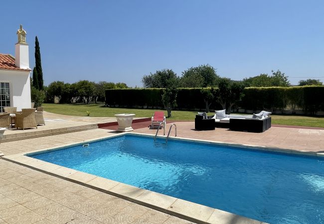 Villa em Quarteira - Laranjal by Check-in Portugal