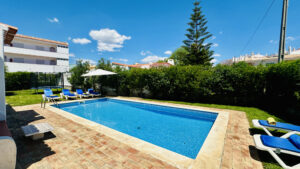 Strip II by Check-in Portugal