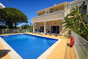 Atanasio by Check-in Portugal